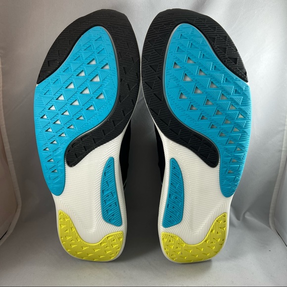 NWT New Balance FuelCell Rebel v2 - Men's size 12 - Picture 10 of 14